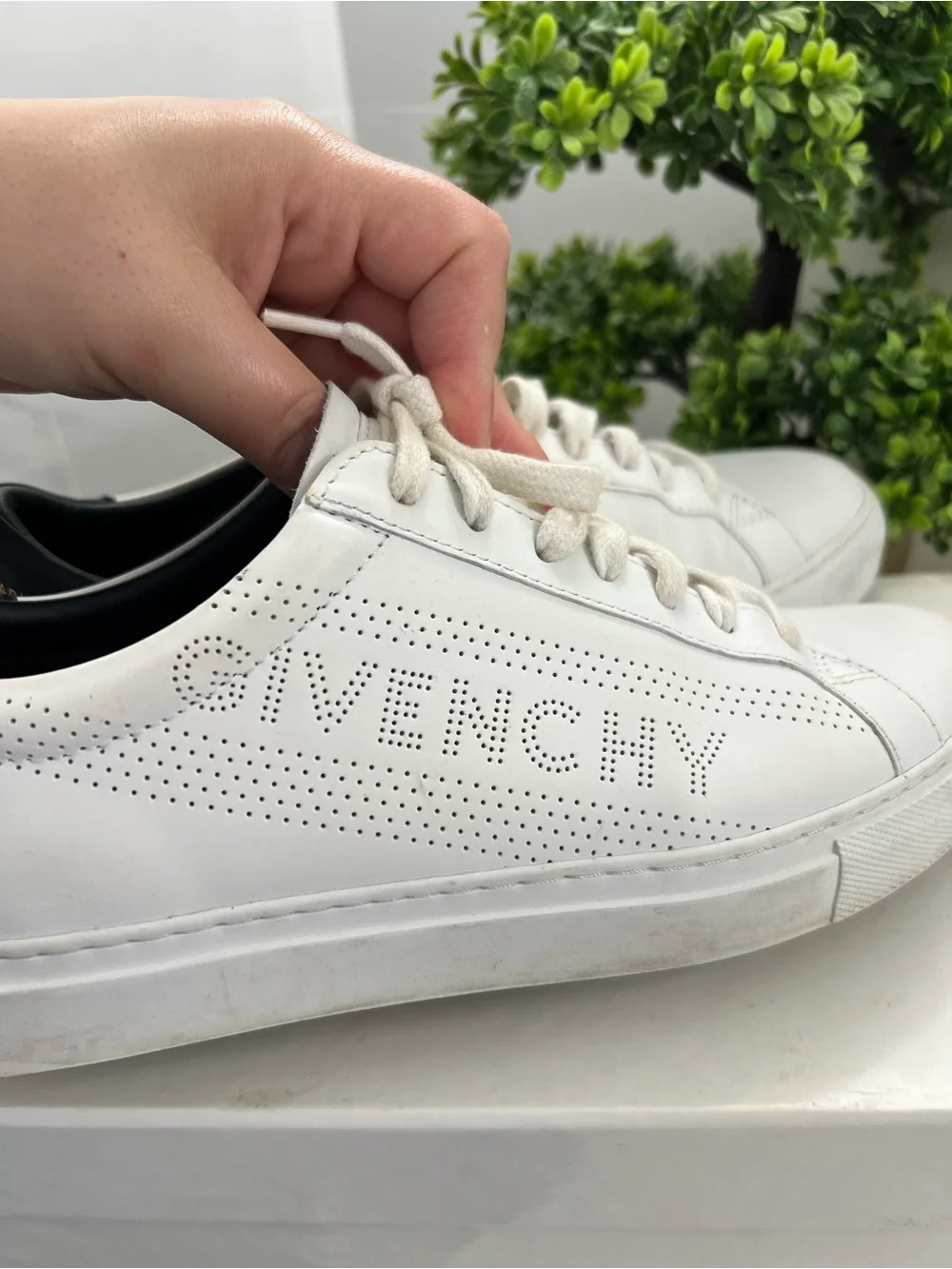 Givenchy contrasting low